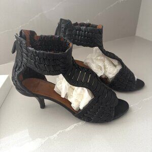 Givenchy Size 39 G Woven Nappa Black Leather Sandals Heels  Zip Open Toe + Box